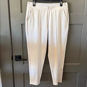 Athleta Venice Pintuck Pant - size Medium